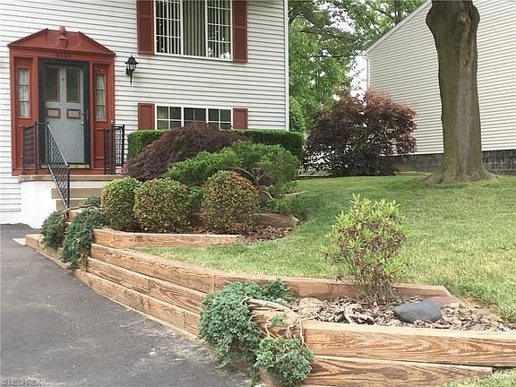 3rd image of 2609 Elm Dr