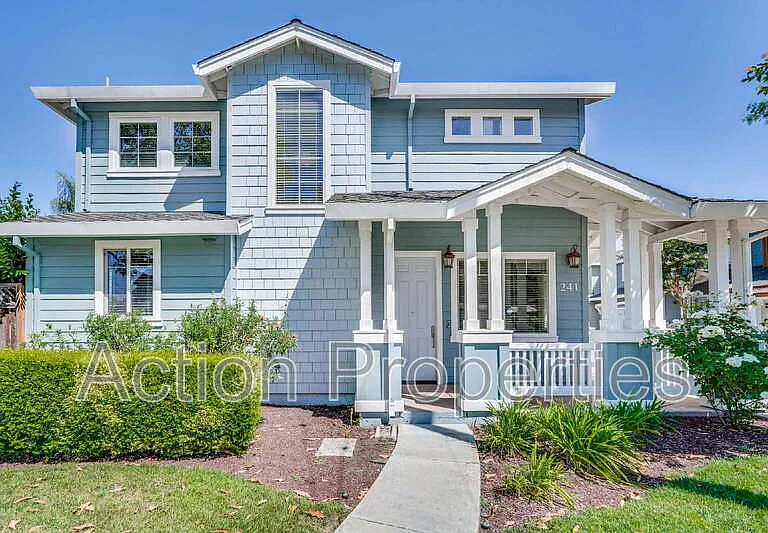 241 Granada Park Cir — Photo 1