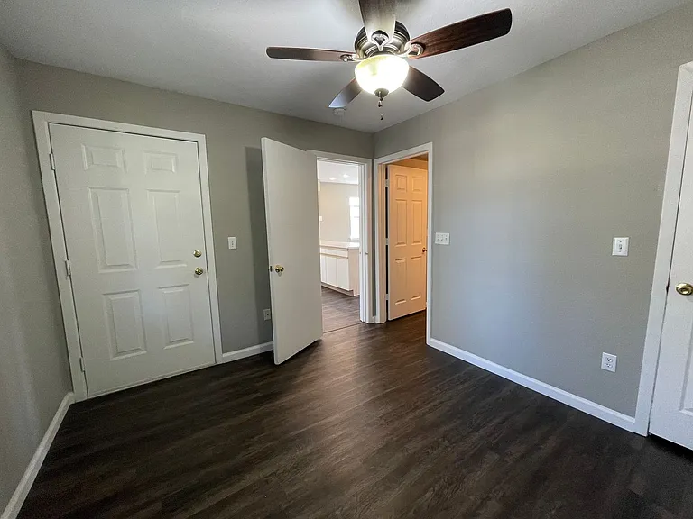 545 Valley View Rd #201 — Photo 5