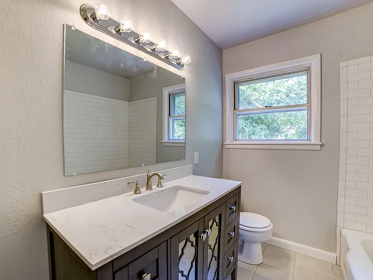 1618 S Ash Pl — Photo 15