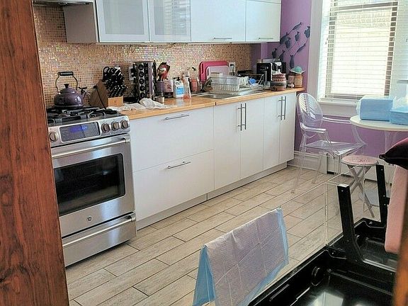 3rd image of 31-11 38th St #1R