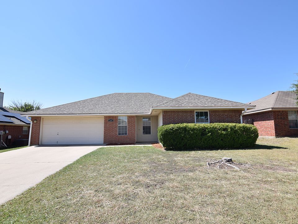 1st image of 2108 Sandstone Dr