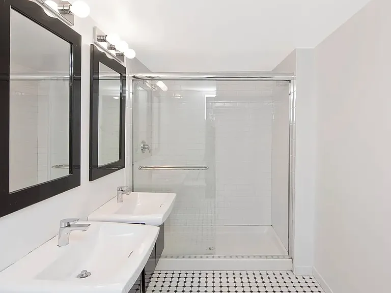 44 Berry St #2I — Photo 3