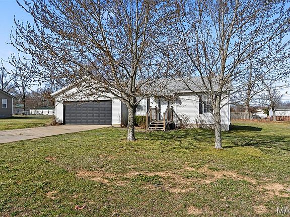 3rd image of 2125 Cedarwood Ct