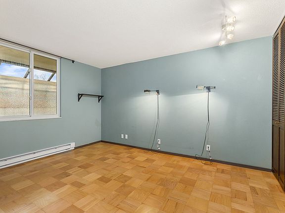 4th image of 601 Belmont Ave E APT E5