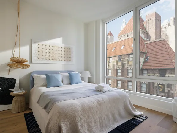 135 East 47th Street image 5 of 17