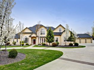 192 N Cove Colony Way, Eagle, ID 83616