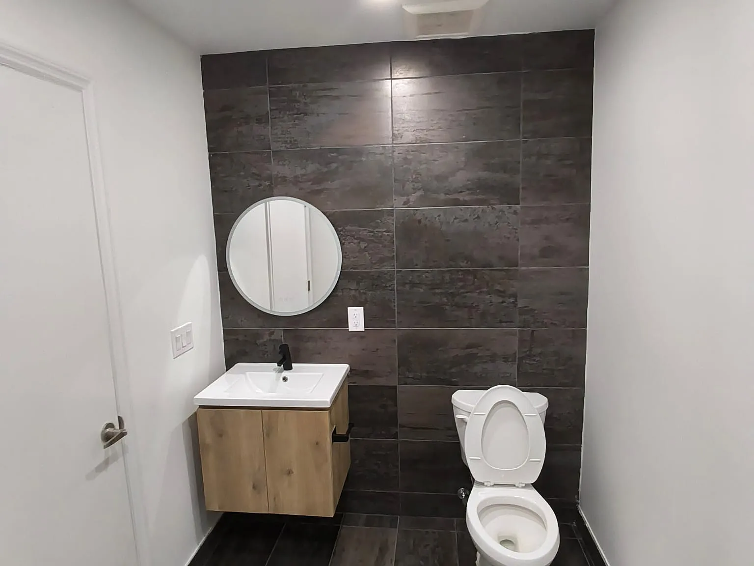 2 bed, $2,755 — Photo 1