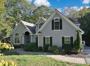 27 Turtleback Rd, Essex, MA 01929