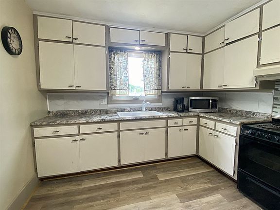 5th image of 63 Butler St