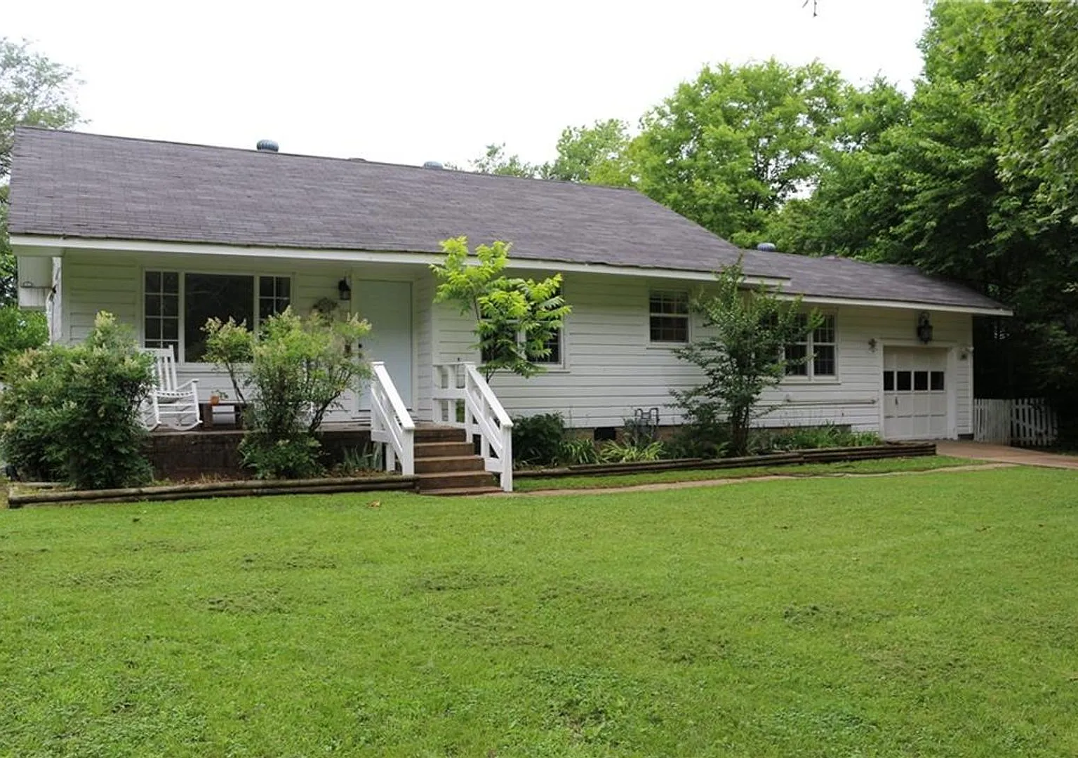 1843 N Janice Ave — Photo 1