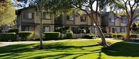 7425 Oxford Cir — Photo 43