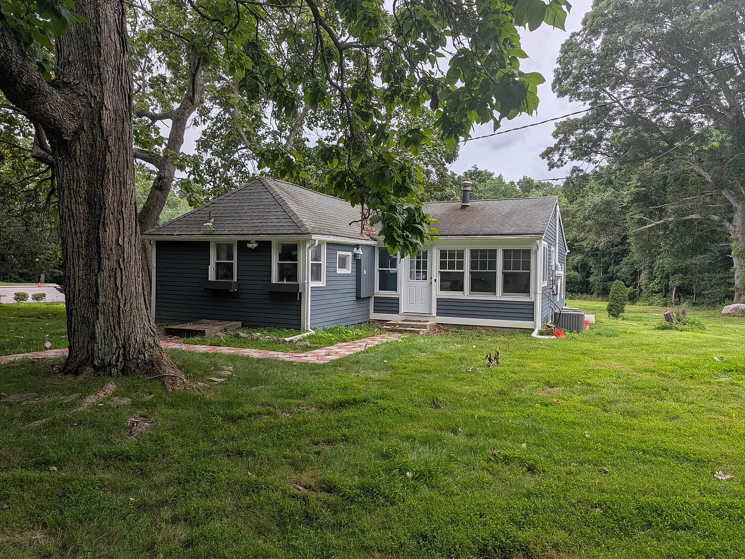 3 bed, 1010 sqft, $3,495 — Photo 1