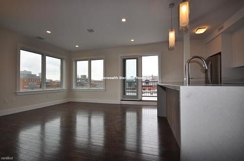 4th image of 1 Parmelee St #9