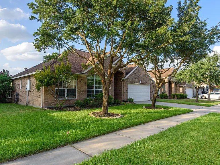 10022 Darrell Springs Ln — Photo 8