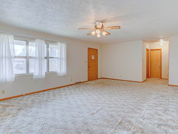 4th image of 224 Virginia Ave