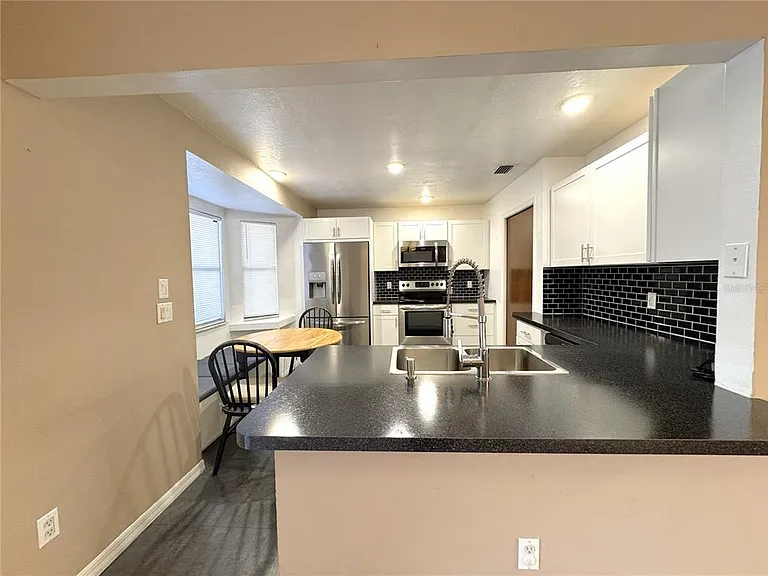 1514 Poe St — Photo 5