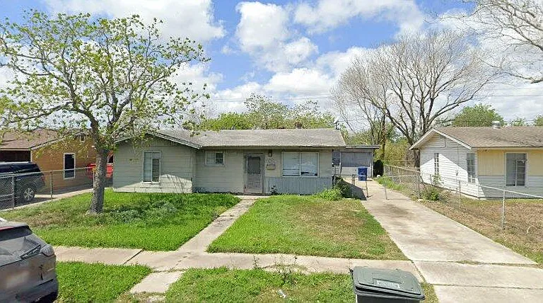 4829 Broughton Dr — Photo 1