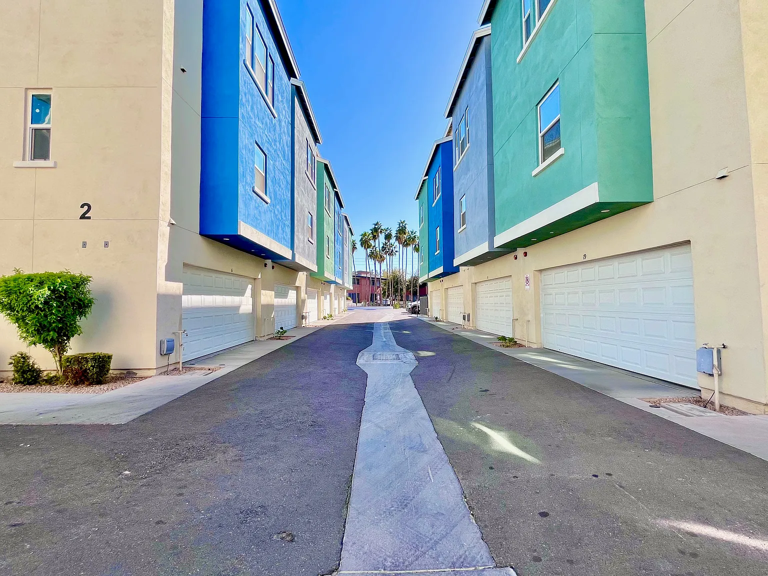 Encanto Townhomes — Photo 3
