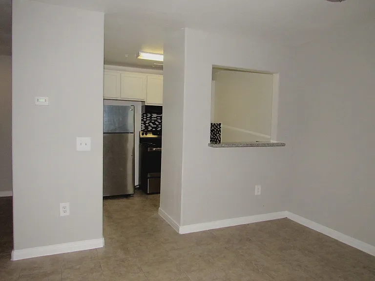 Capewood Apartments — Photo 40