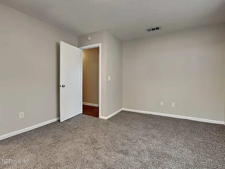 2804 Canyon Ct — Photo 7