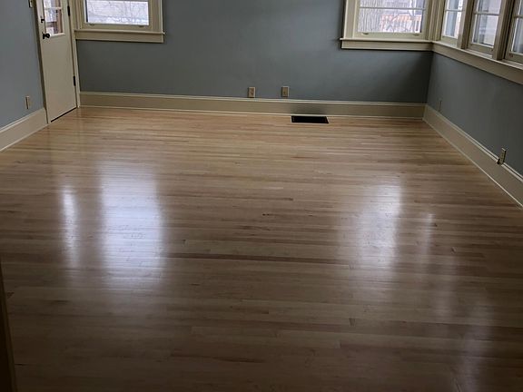 2nd image of 422 Hopson St NE