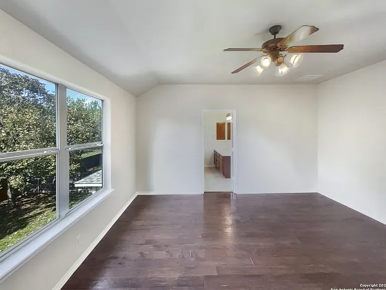 10410 Elizabeth Ct — Photo 11