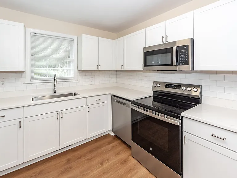 777 Bonham Dr — Photo 9