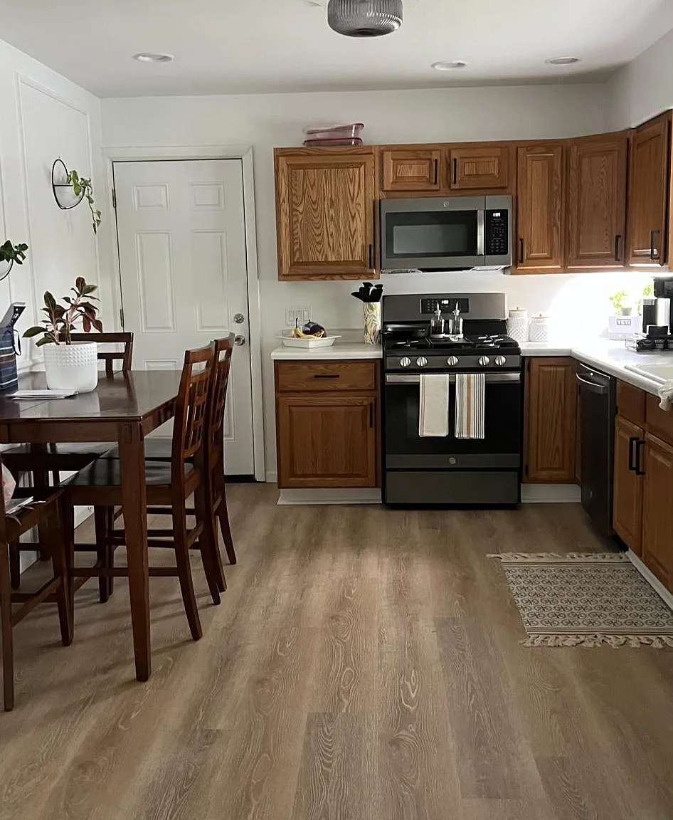 220 Lawndale Ave — Photo 3