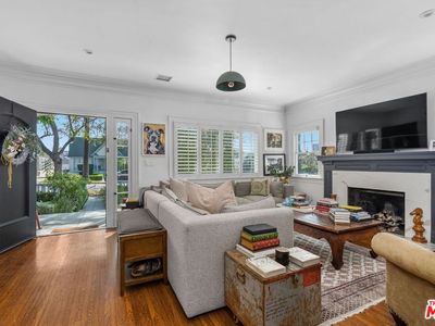 1117 S Manhattan Pl, Los Angeles, CA, 90019