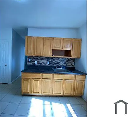 67 Van Cortlandt Park Ave #3L — Photo 1