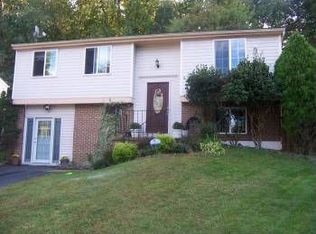 8467 Great Lake Ln, Springfield, VA 22153