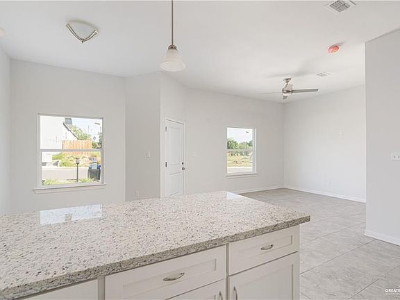 3rd image of 230 San Mateo