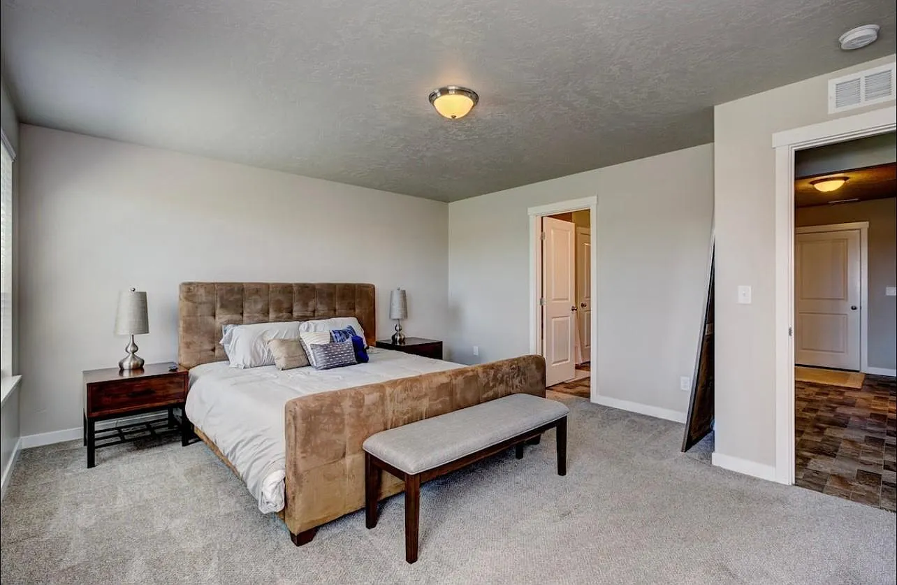 4 bed, 2.5 bath, 2680 sqft, $2,695 — Photo 4