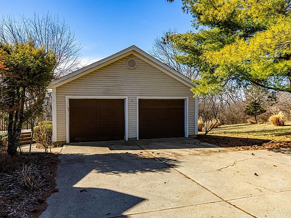 3rd image of 2127 Smith Rd