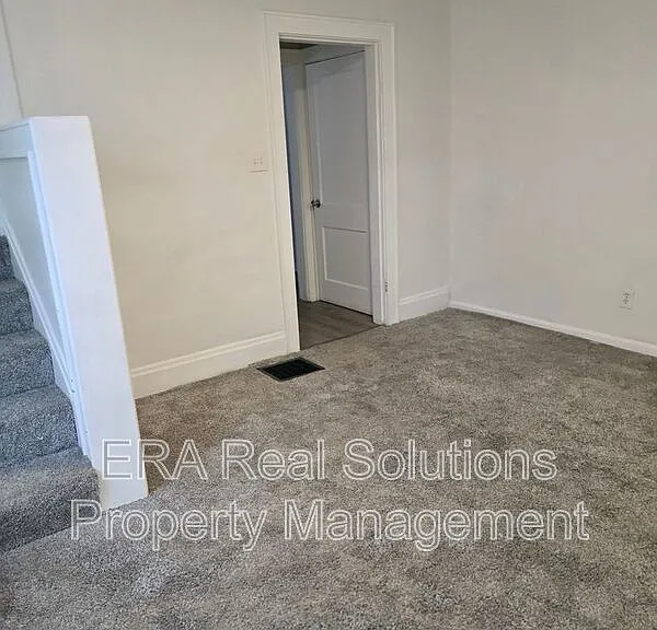 587 S Burgess Ave — Photo 5