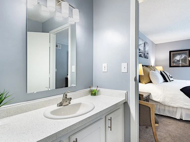 Yester Oaks Apartments — Photo 35