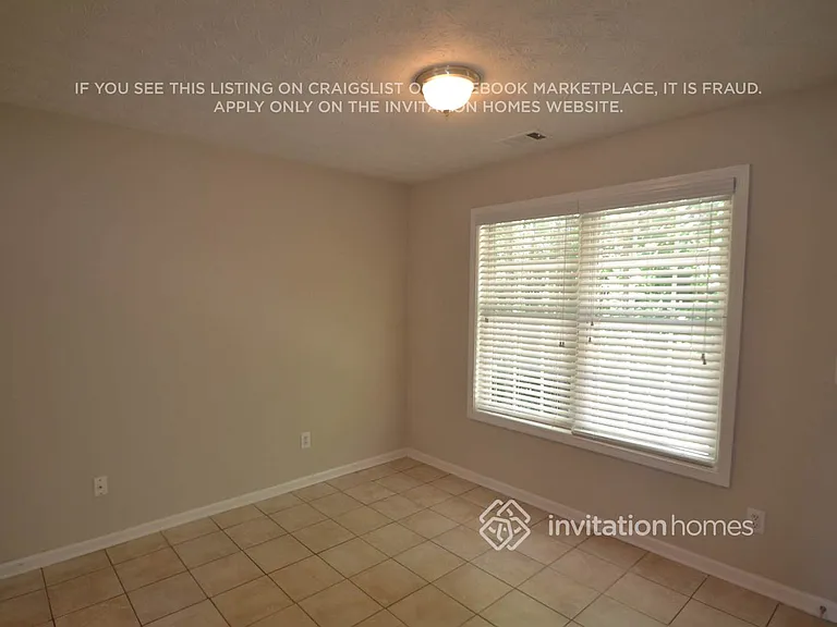 2546 Rainshower Dr — Photo 3