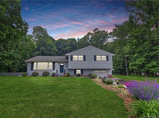 5 Blue Trail Dr, Prospect, CT 06712