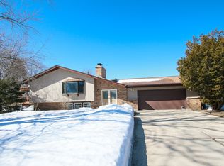 2961 Bogey Ln, Slinger, WI 53086