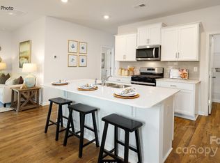 202 Brinkley Dr, Kings Mountain, NC 28086