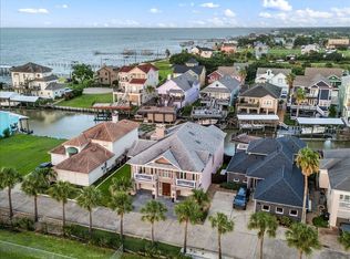 123 Port St, San Leon, TX 77539