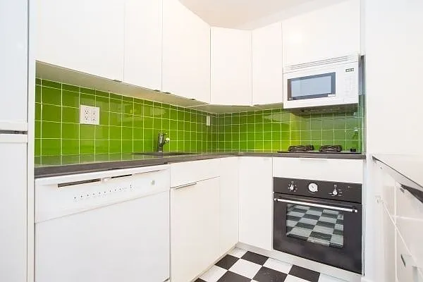 Rented by Compass | media 19