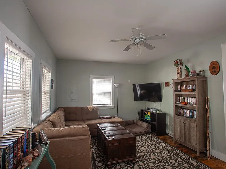 504 Brunswick St — Photo 13