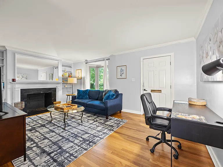 1744 E Broad St — Photo 17