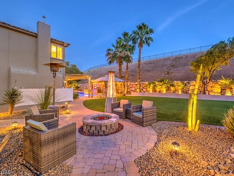 2849 Soaring Peak Ave — Photo 52