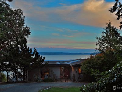 2713 North Bluff Road, Greenbank, WA, 98253