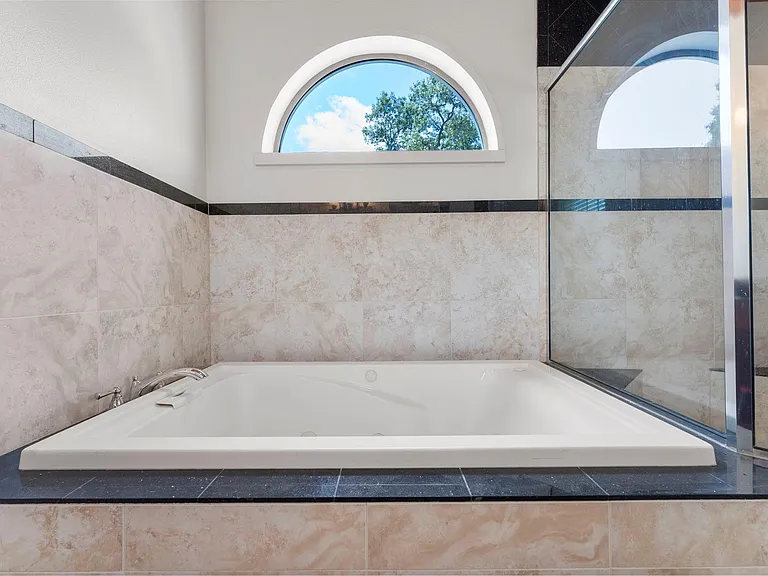 3920 Brookhaven Dr — Photo 26