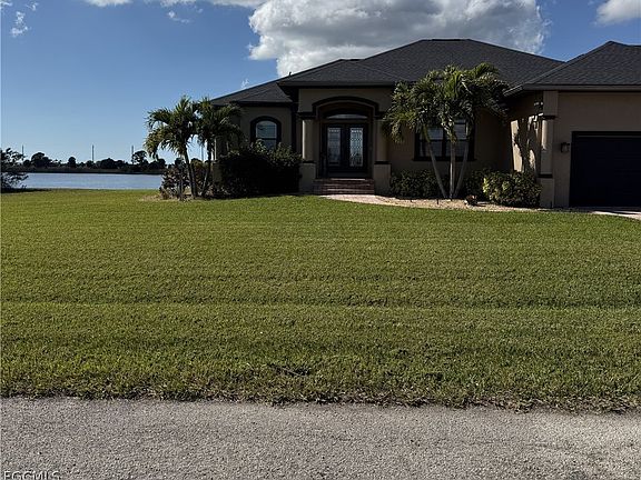 4th image of 66 Carnation Dr
