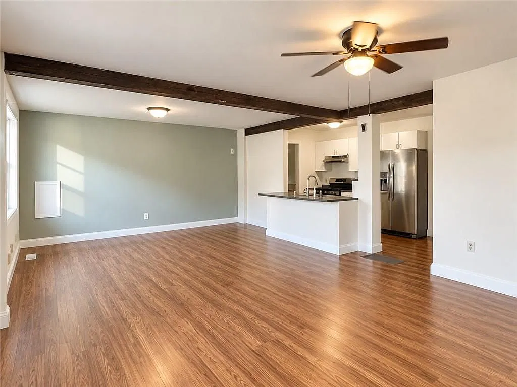 2 bed, 1.0 bath, 1066 sqft, $2,300 — Photo 1